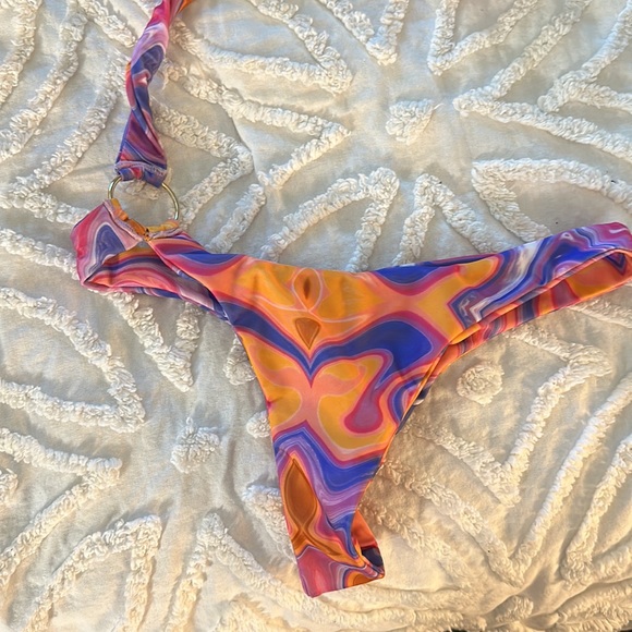 Berry beachy one piece - Picture 4 of 6